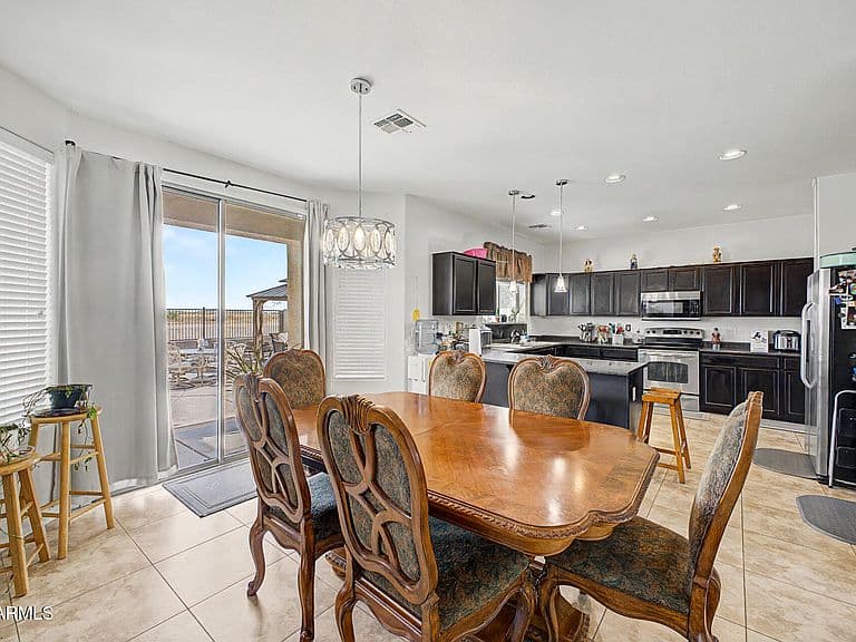 2215 E OMEGA Drive photo 4