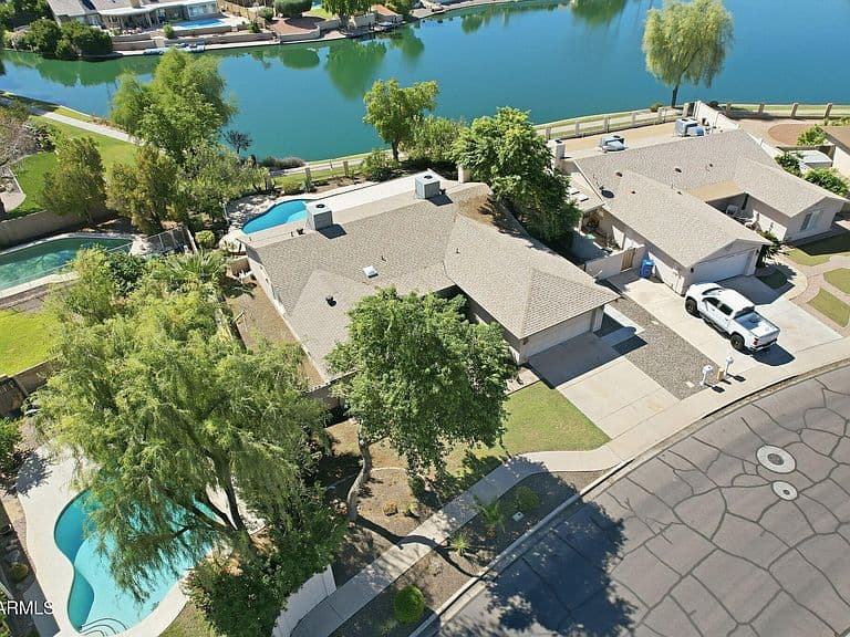 2533 W Laguna Azul Avenue photo 4