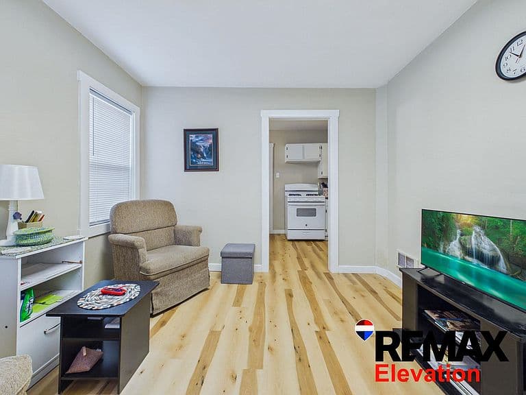 246 N Hamilton photo 4