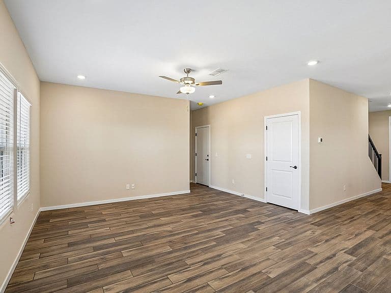 36862 W Nina St photo 5