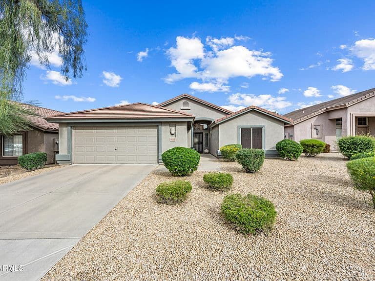 4622 E THORN TREE Drive photo 2