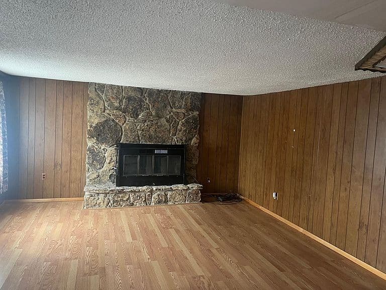 502 W State St photo 3
