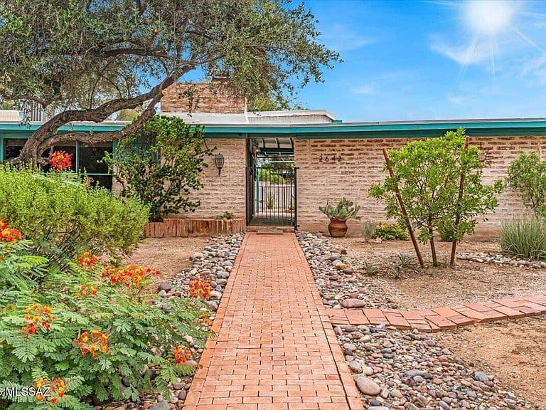 2642 N Bahana Dr photo 4