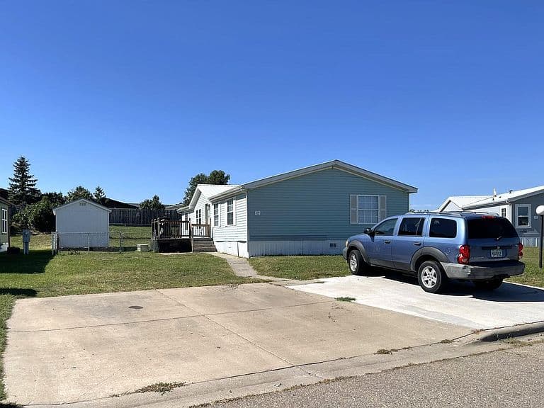 109 Polaris Ave photo 2
