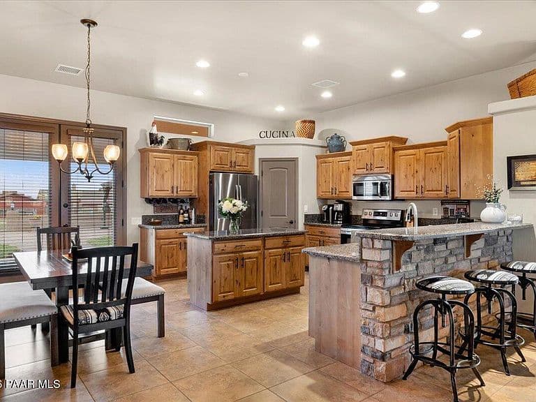 11096 N Scalli Way photo 4