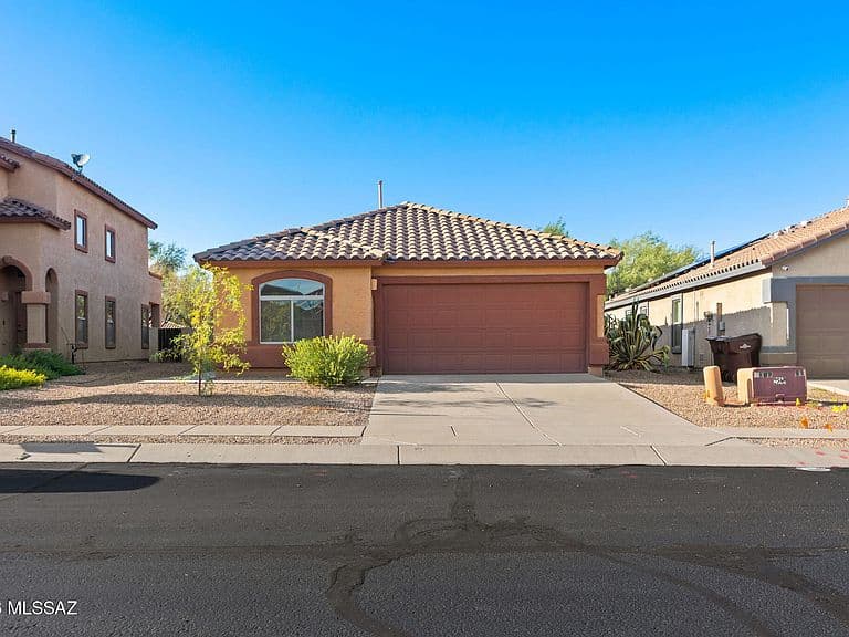758 W Calle Ormino photo 1