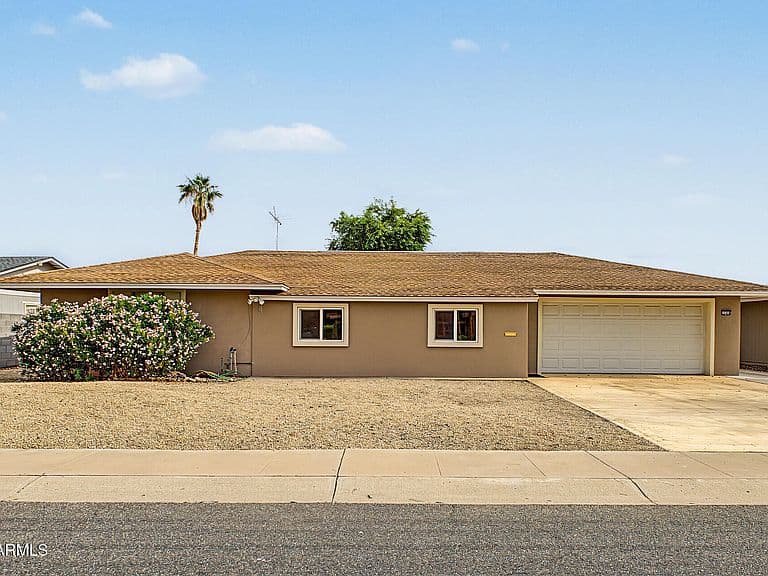 16854 N MEADOW PARK Drive photo 1