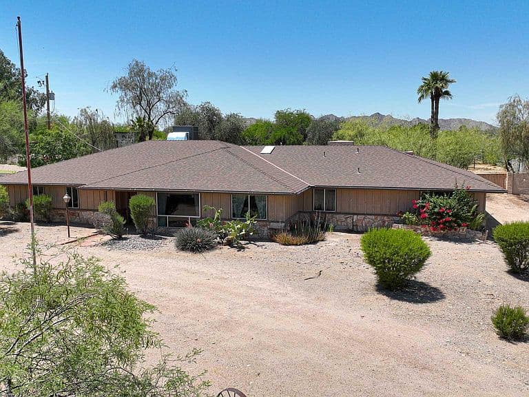 10036 N 39TH Street photo 2