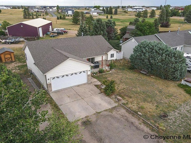 1112 Crescent Dr photo 4