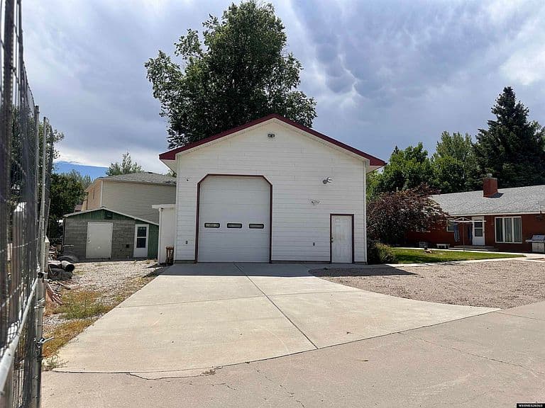 340 Shoshone St photo 3
