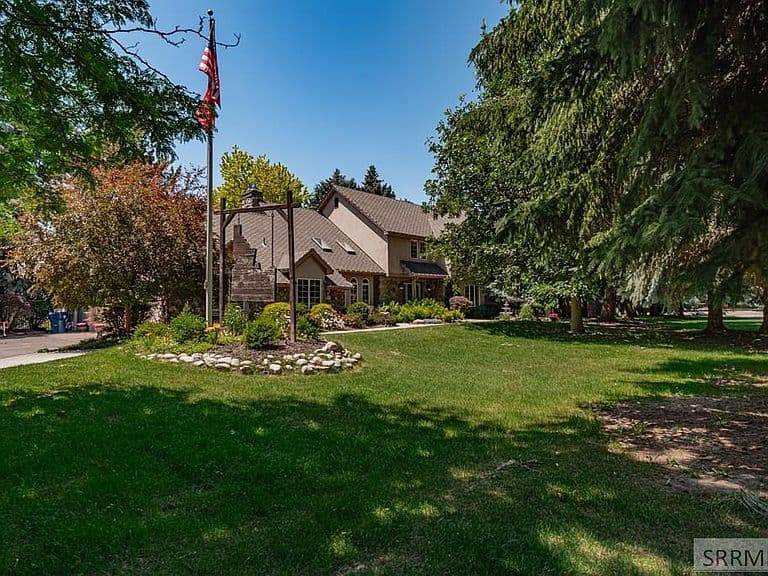 706 S Bellin Rd photo 4