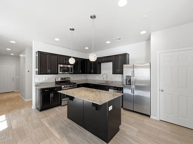 21359 W ALVARADO Road photo 5
