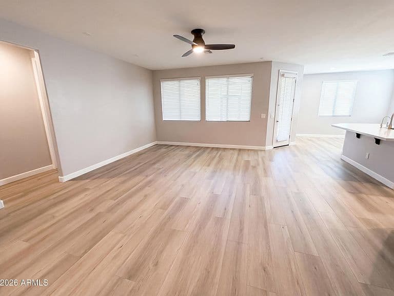 18840 W MERCER Lane photo 3