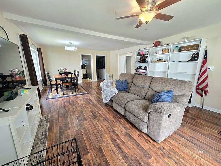 415 S Anderson Ave photo 3