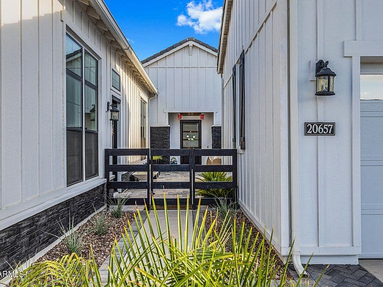 20657 E MARSH Road photo 4