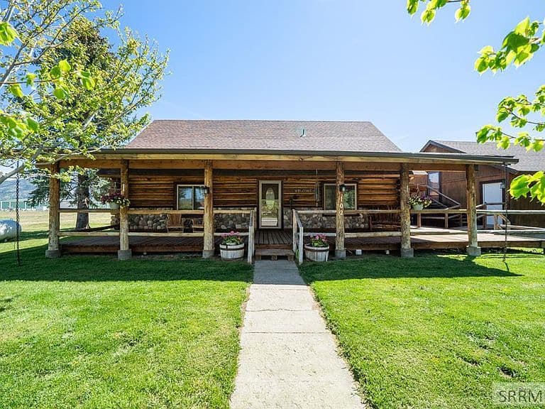 102 Valley Dr photo 1