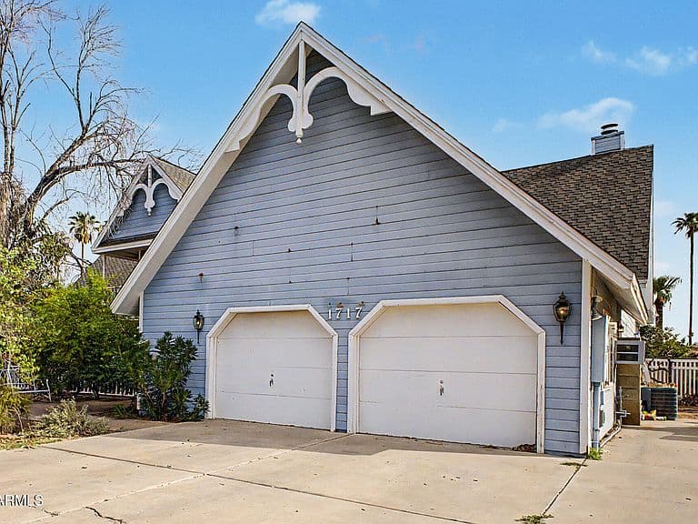 1717 E GARNET Avenue photo 3