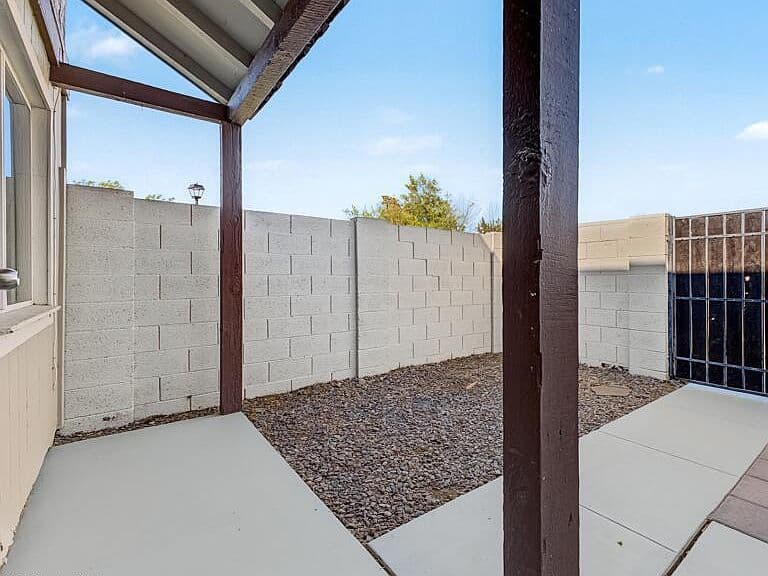1020 E REDFIELD Road photo 3