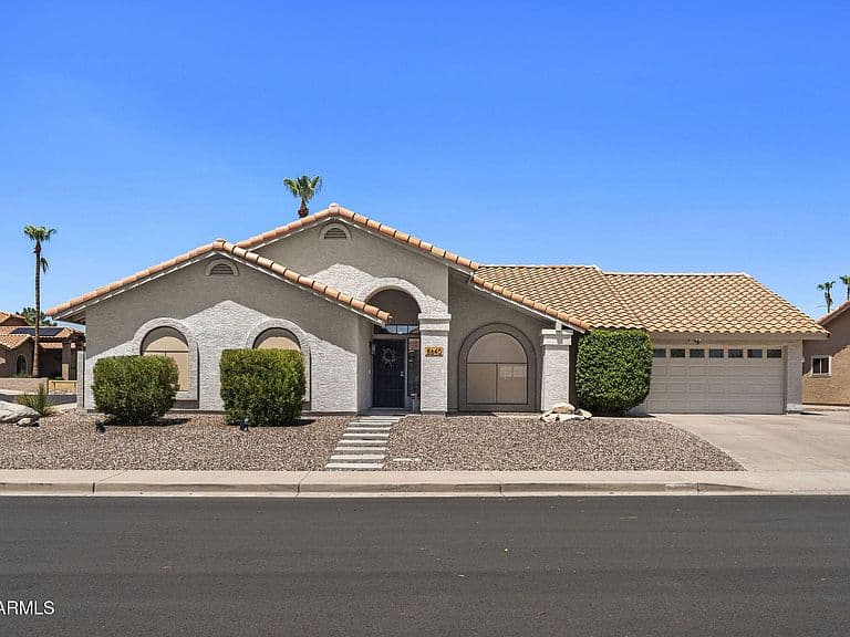 5640 E GARY Street photo 2