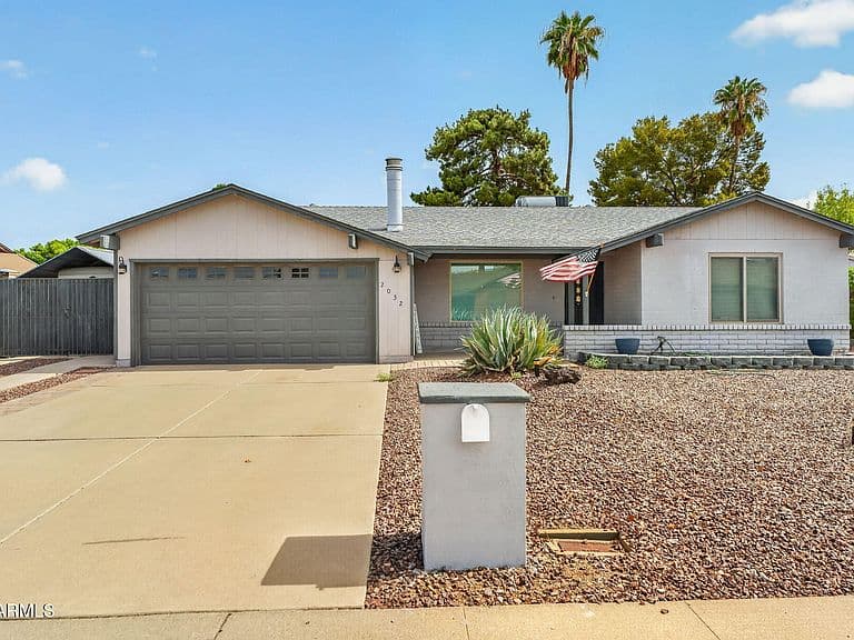 2032 W Meadow Drive photo 4