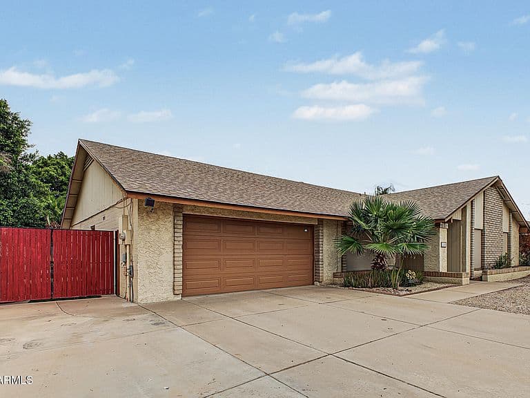 2238 W NARANJA Avenue photo 3