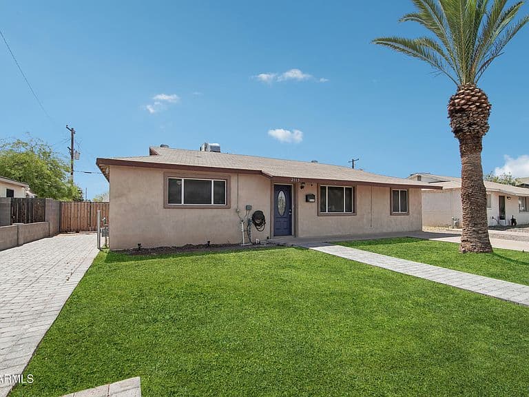 2115 E BIRCHWOOD Avenue photo 1