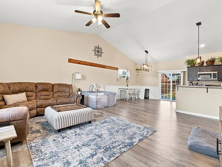 1257 Woodwind Dr photo 4