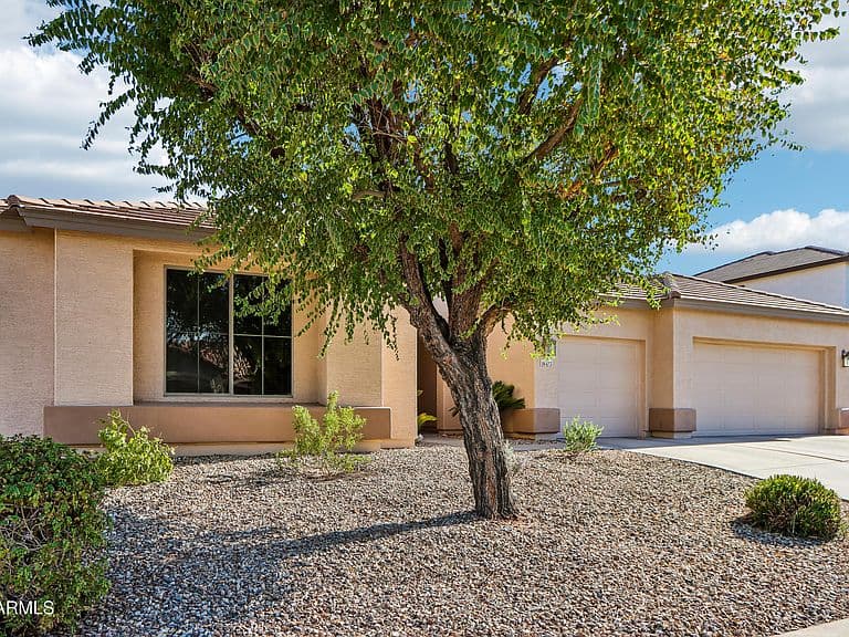 18473 W MARCONI Avenue photo 3