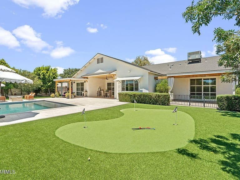 1811 E CLAREMONT Street photo 3