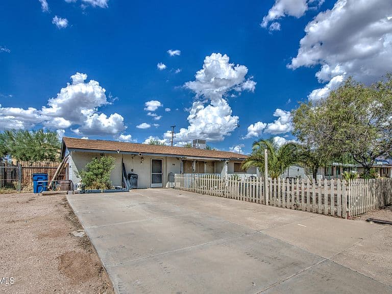 740 E DESERT Avenue photo 5