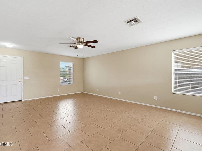 633 W KINGMAN Loop photo 3