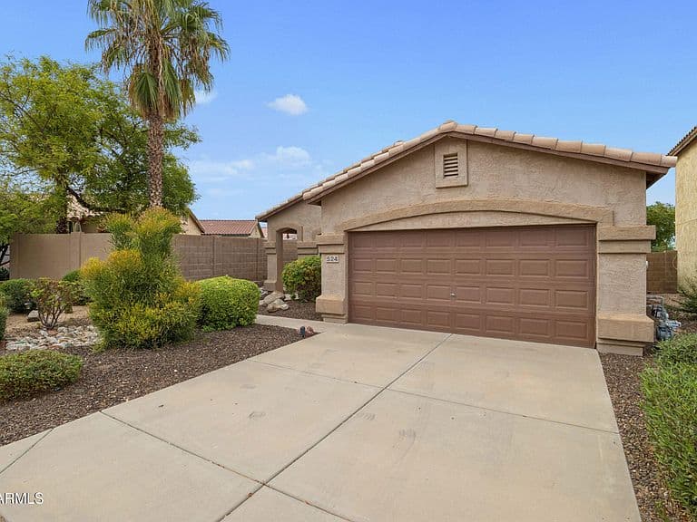 524 E RED ROCK Trail photo 3