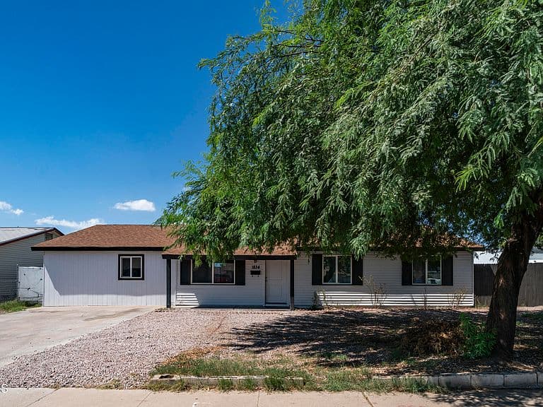 1834 N 63RD Avenue photo 1