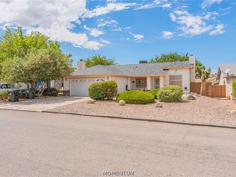 3135 N Stewart Street photo 1