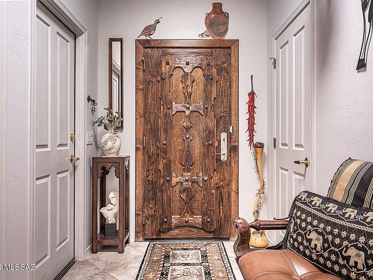 657 S Placita Del Desierto photo 4