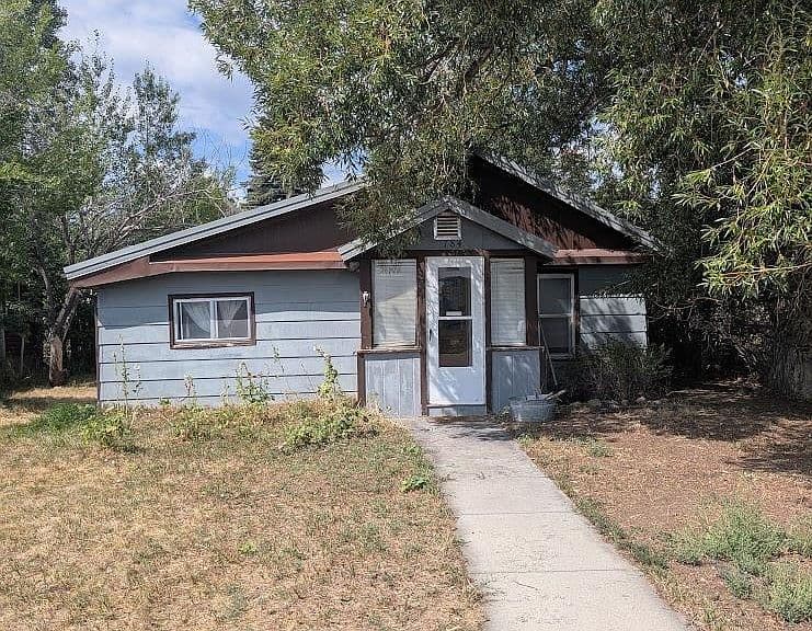784 N Carrington Ave photo 2