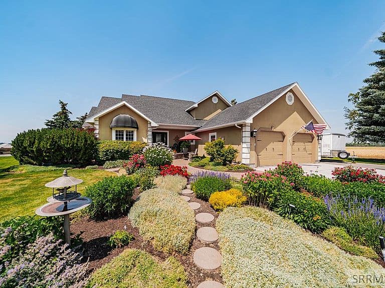 4225 N 5 W photo 1