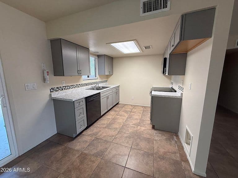 356 PERETZ Circle photo 5