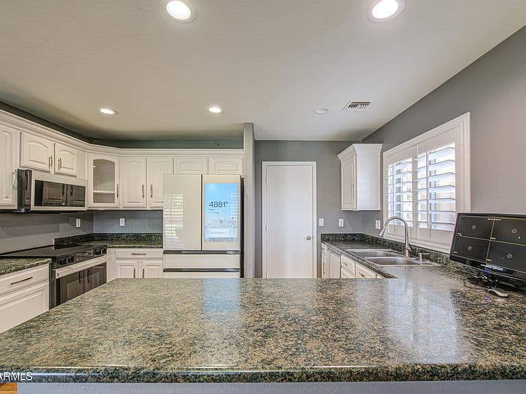 23640 W GROVE Street photo 4