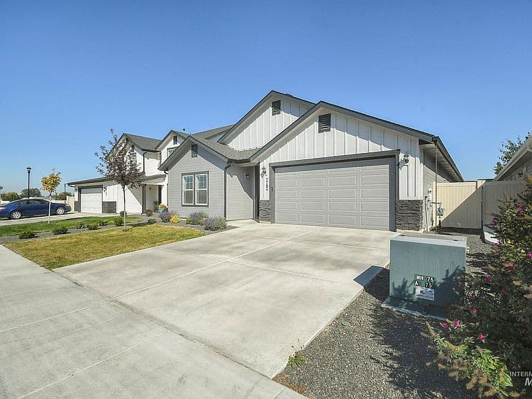 7784 E Monmouth Way photo 2