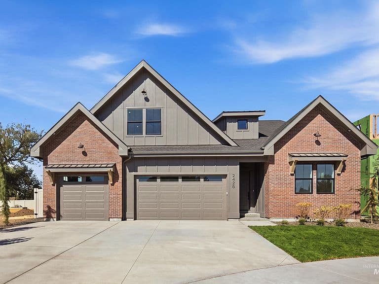 2426 E Eagle View Ct photo 1
