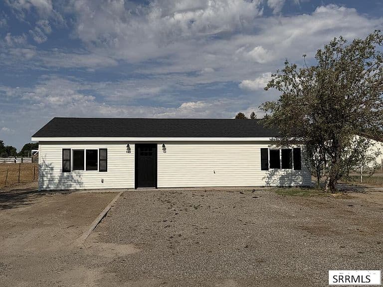 821 Camas St photo 2