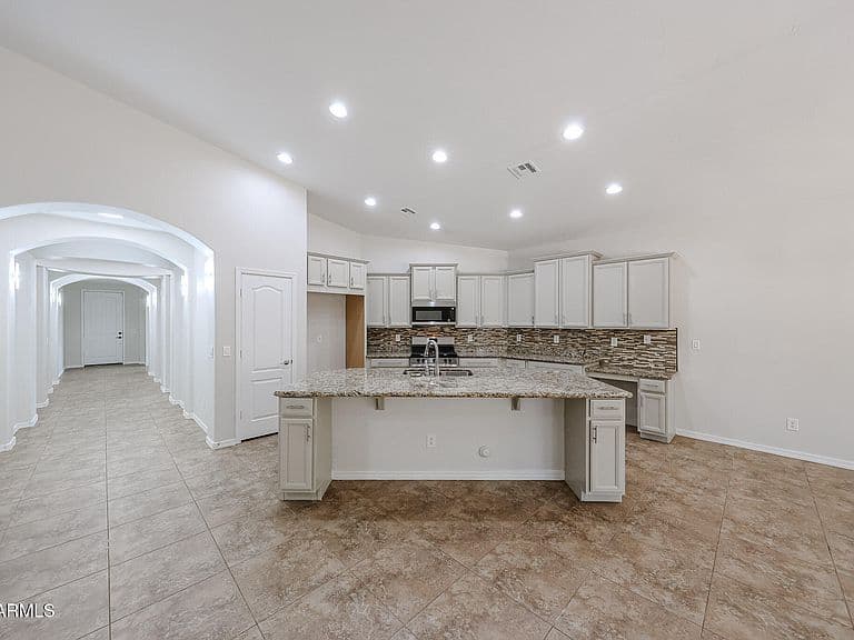 20768 W HAMILTON Street photo 5