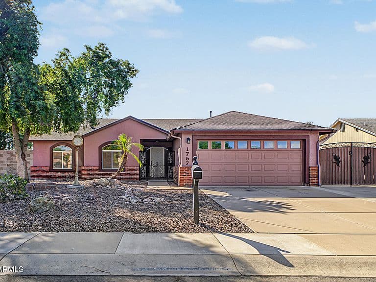 1757 W RAY Lane photo 1