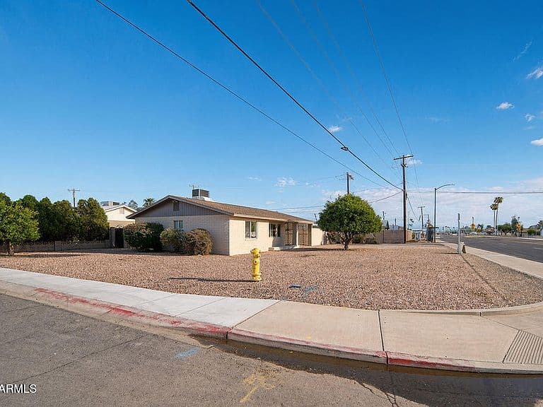 11804 N 111TH Avenue photo 2