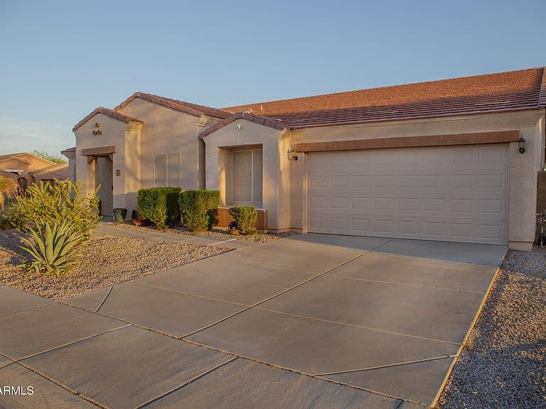 1221 W DEL MONTE Drive photo 2