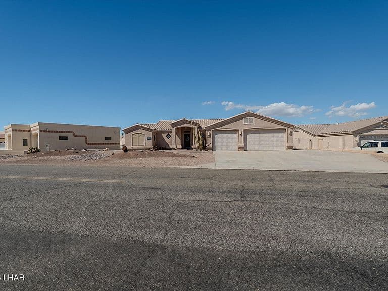 1311 Aviation Dr photo 4