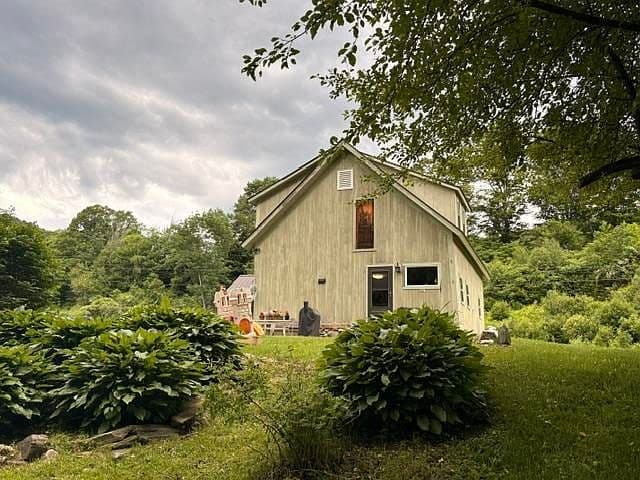 1821 Chateauguay Road photo 3