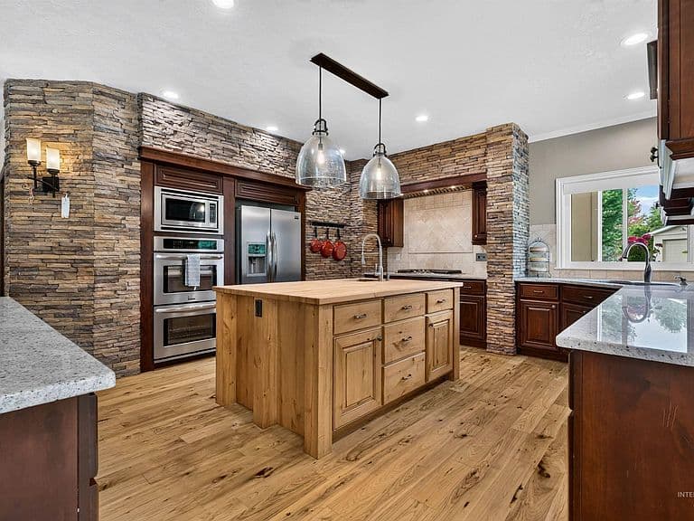 2684 W Champagne Dr photo 5