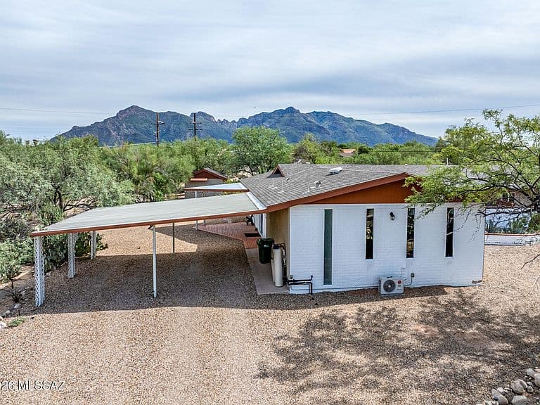 1010 W San Miguel Cir photo 1